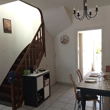 度假居 Bright House With Garden Near *